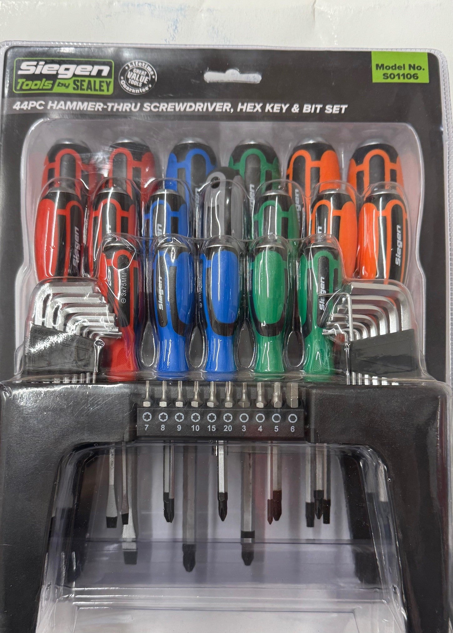 Siegen S01106 Hammer-Thru Screwdriver, Hex Key & Bit Set 44pc ...